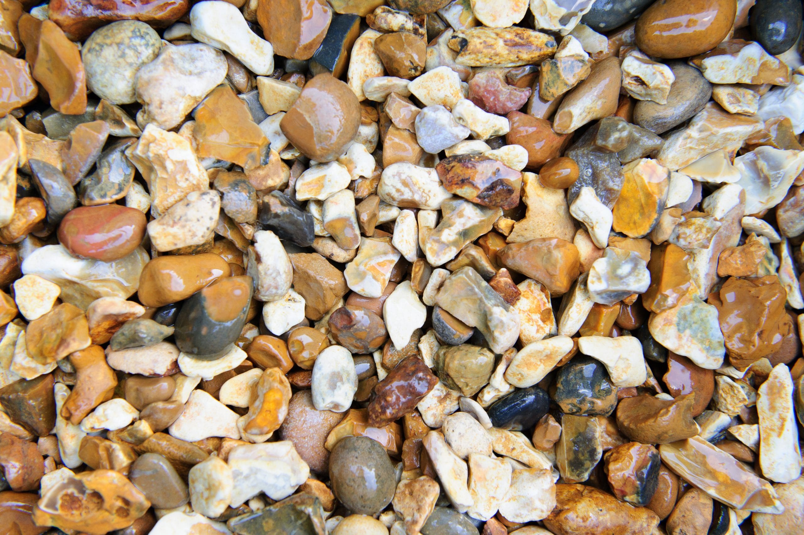 Wet 10/20mm Golden Shingle.